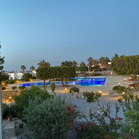 Peaceful Cyprus Beach, Pool Sunsets Hébergement de vacances